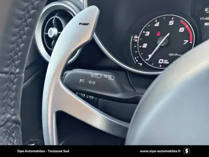 Photo 45 Alfa Romeo Giulia  2.0 T 200 ch AT8