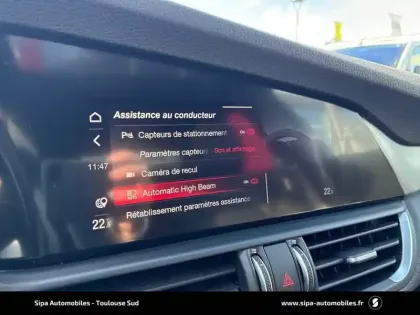 Photo 83 Alfa Romeo Giulia  2.0 T 200 ch AT8