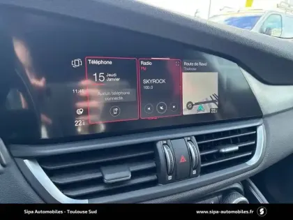 Photo 48 Alfa Romeo Giulia  2.0 T 200 ch AT8