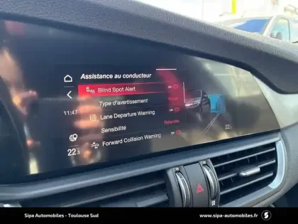 Photo 81 Alfa Romeo Giulia  2.0 T 200 ch AT8