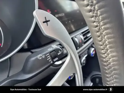 Photo 106 Alfa Romeo Giulia  2.0 T 200 ch AT8