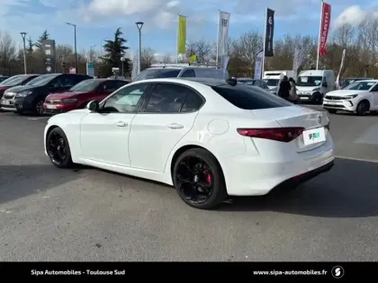 Photo 99 Alfa Romeo Giulia  2.0 T 200 ch AT8