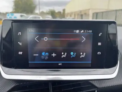 Photo 13 Peugeot 208  BLUEHDI 100 S&S BVM6