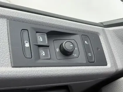 Photo 16 Volkswagen Transporter  6.1 VAN L1H1 2.0 TDI 110 BVM5