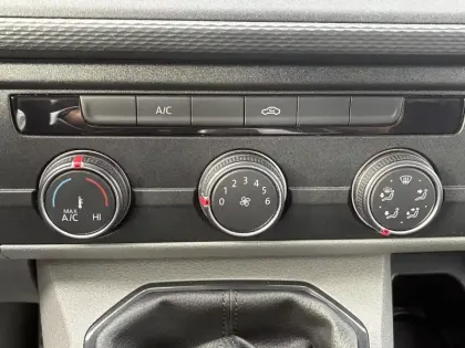 Photo 25 Volkswagen Transporter  6.1 VAN L1H1 2.0 TDI 110 BVM5