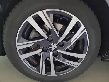 Photo 62 Peugeot 208  PureTech 100 S&S BVM6