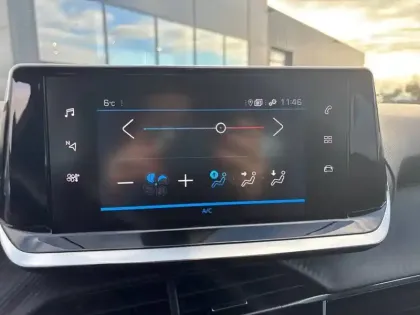 Photo 19 Peugeot 208  PureTech 100 S&S BVM6