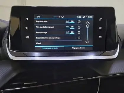 Photo 70 Peugeot 208  PureTech 100 S&S BVM6