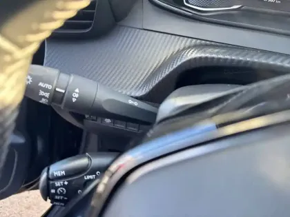 Photo 43 Peugeot 208  PureTech 100 S&S BVM6