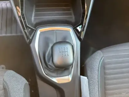 Photo 38 Peugeot 208  PureTech 100 S&S BVM6