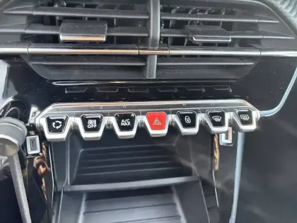 Photo 20 Peugeot 208  PureTech 100 S&S BVM6