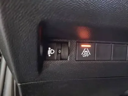 Photo 78 Peugeot 208  PureTech 100 S&S BVM6