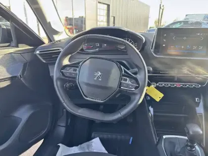 Photo 33 Peugeot 208  PureTech 100 S&S BVM6