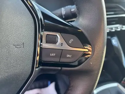 Photo 42 Peugeot 208  PureTech 100 S&S BVM6