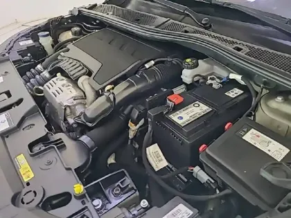 Photo 64 Peugeot 208  PureTech 100 S&S BVM6