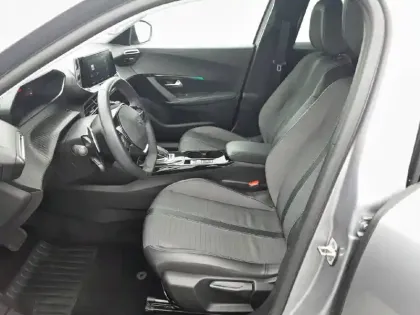 Photo 10 Peugeot 2008  PureTech 130 S&S EAT8