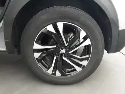 Photo 12 Peugeot 2008  PureTech 130 S&S EAT8