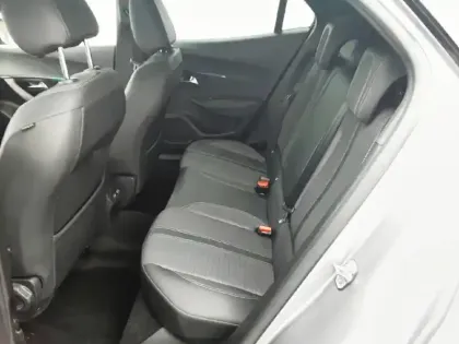 Photo 11 Peugeot 2008  PureTech 130 S&S EAT8