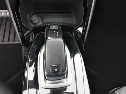 Photo 13 Peugeot 2008  PureTech 130 S&S EAT8