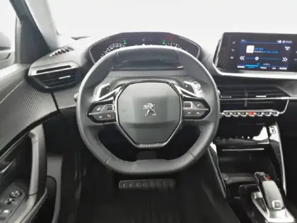 Photo 8 Peugeot 2008  PureTech 130 S&S EAT8