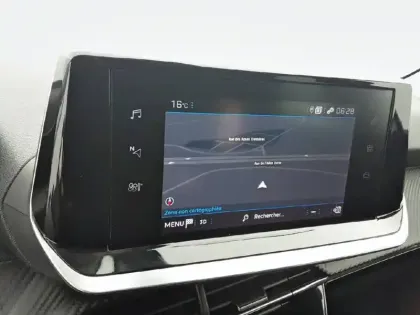 Photo 21 Peugeot 2008  PureTech 130 S&S EAT8