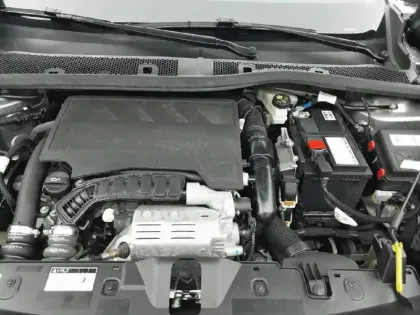 Photo 14 Peugeot 2008  PureTech 130 S&S EAT8