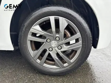 Photo 32 Peugeot 208  BLUEHDI 100 S&S BVM6