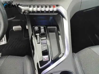 Photo 35 Peugeot 5008  PureTech 130ch S&S EAT8