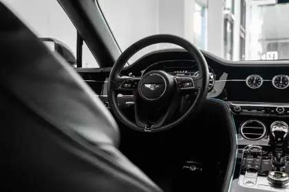 Photo 10 Bentley Continental  GTC  W12 6.0 635 ch BVA