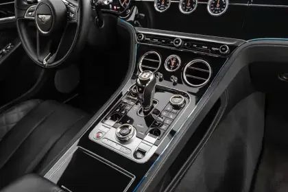 Photo 38 Bentley Continental  GTC  W12 6.0 635 ch BVA