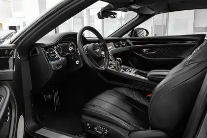 Photo 12 Bentley Continental  GTC  W12 6.0 635 ch BVA