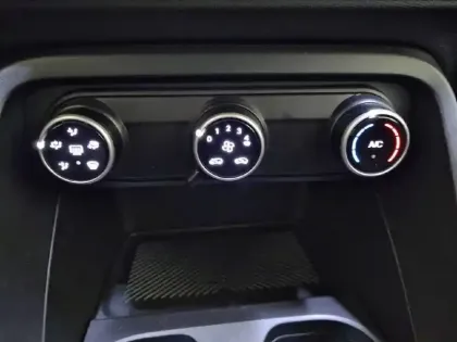 Photo 22 Citroën C3  Turbo 100 ch BVM6