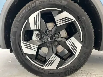 Photo 27 Renault Symbioz  E-Tech full hybrid 145