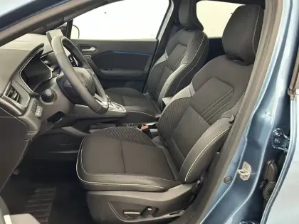 Photo 17 Renault Symbioz  E-Tech full hybrid 145