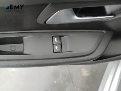 Photo 11 Peugeot 208  PureTech 75 S&S BVM5