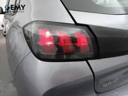 Photo 19 Peugeot 208  PureTech 75 S&S BVM5