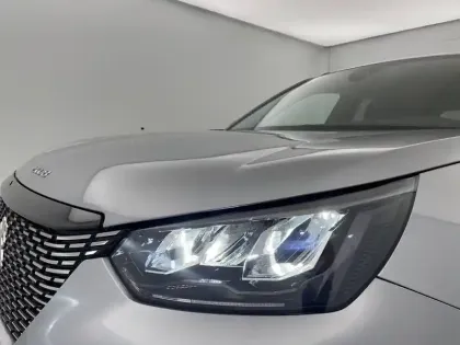 Photo 33 Peugeot 2008  PureTech 130 S&S EAT8