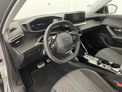 Photo 32 Peugeot 2008  PureTech 130 S&S EAT8