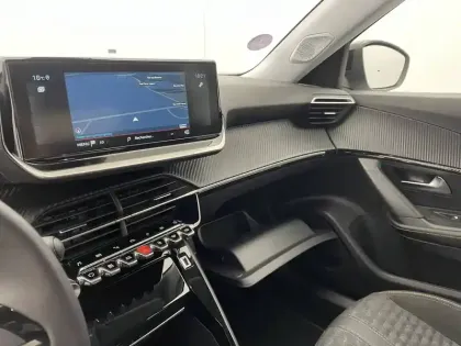 Photo 23 Peugeot 2008  PureTech 130 S&S EAT8