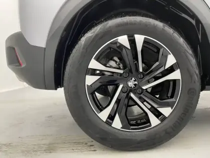 Photo 18 Peugeot 2008  PureTech 130 S&S EAT8