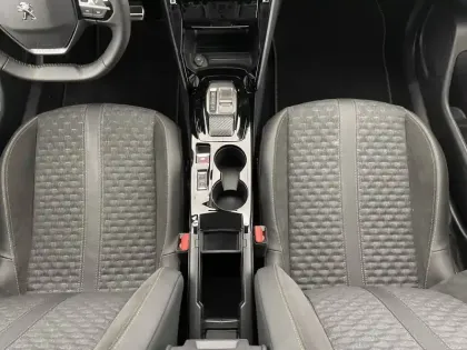 Photo 26 Peugeot 2008  PureTech 130 S&S EAT8