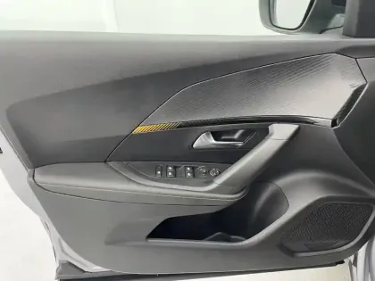 Photo 25 Peugeot 2008  PureTech 130 S&S EAT8