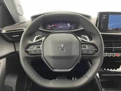 Photo 22 Peugeot 2008  PureTech 130 S&S EAT8