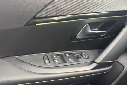 Photo 44 Peugeot 208  PureTech 100 S&S BVM6