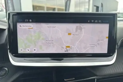 Photo 41 Peugeot 208  PureTech 100 S&S BVM6