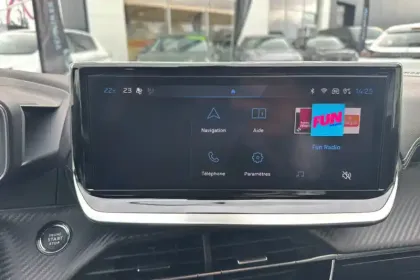 Photo 40 Peugeot 208  PureTech 100 S&S BVM6