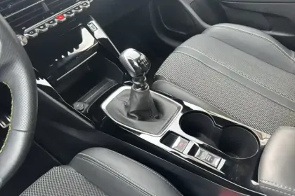 Photo 43 Peugeot 208  PureTech 100 S&S BVM6