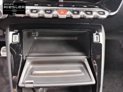 Photo 29 Peugeot 2008  PureTech 130 S&S EAT8