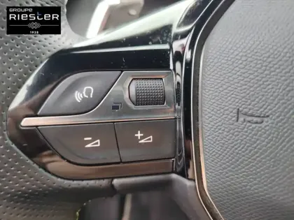 Photo 50 Peugeot 2008  PureTech 130 S&S EAT8