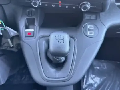 Photo 33 Peugeot Partner  FOURGON M 650 KG BLUEHDI 100 S&S BVM6